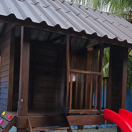 Casa Tiga Homestay Besut Kampung Kuala Besut Esterno foto