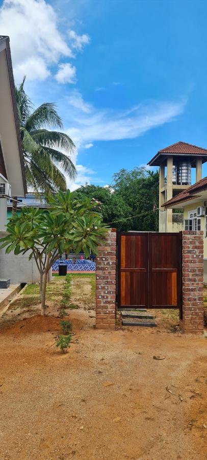 Casa Tiga Homestay Besut Kampung Kuala Besut Esterno foto