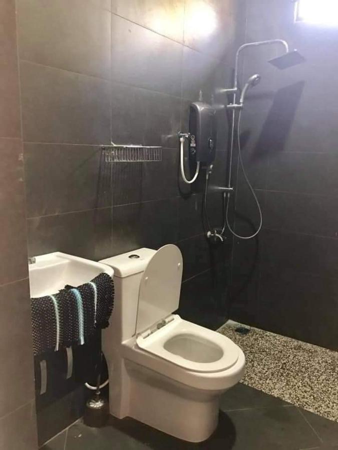 Casa Tiga Homestay Besut Kampung Kuala Besut Esterno foto