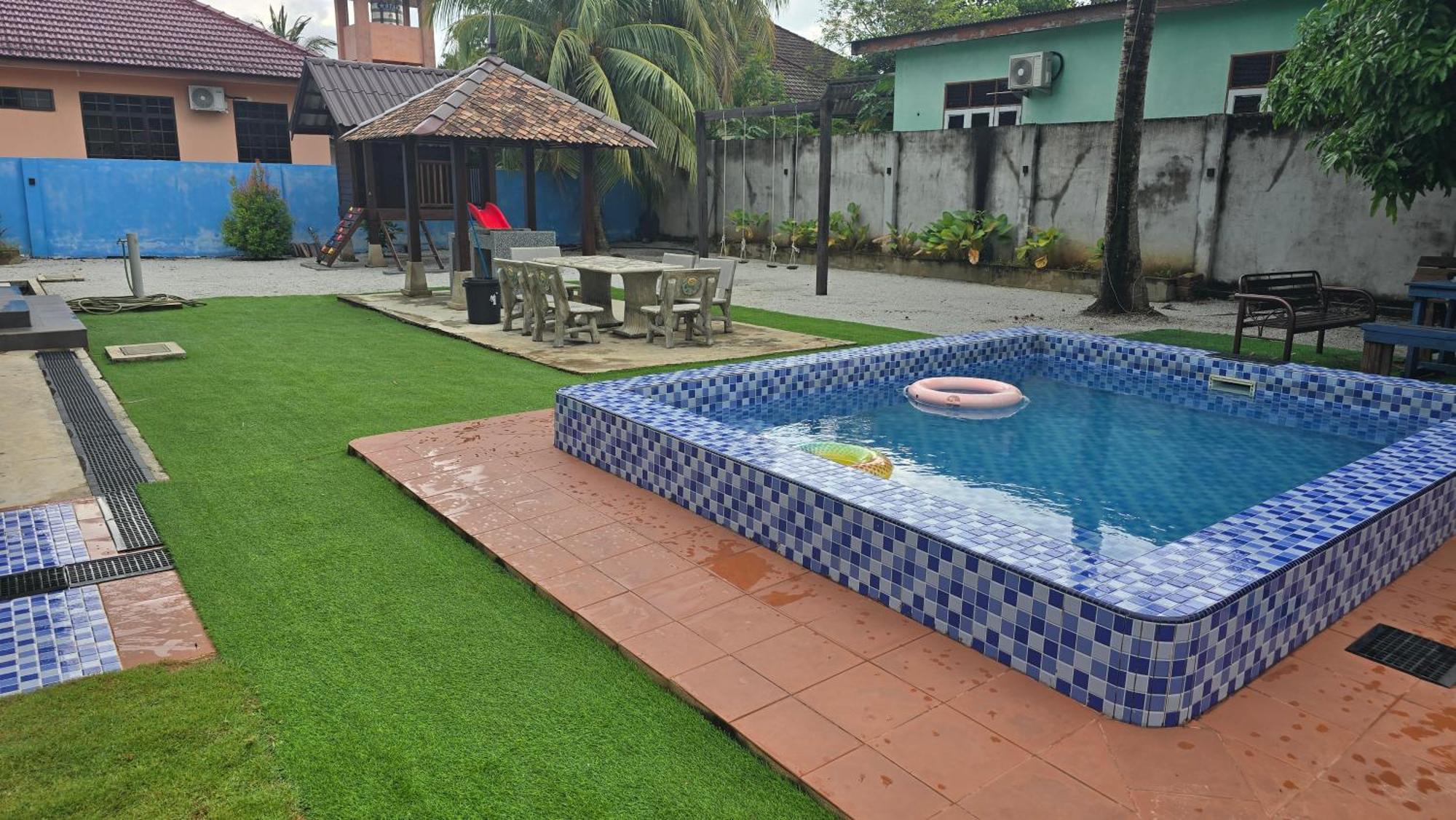 Casa Tiga Homestay Besut Kampung Kuala Besut Esterno foto