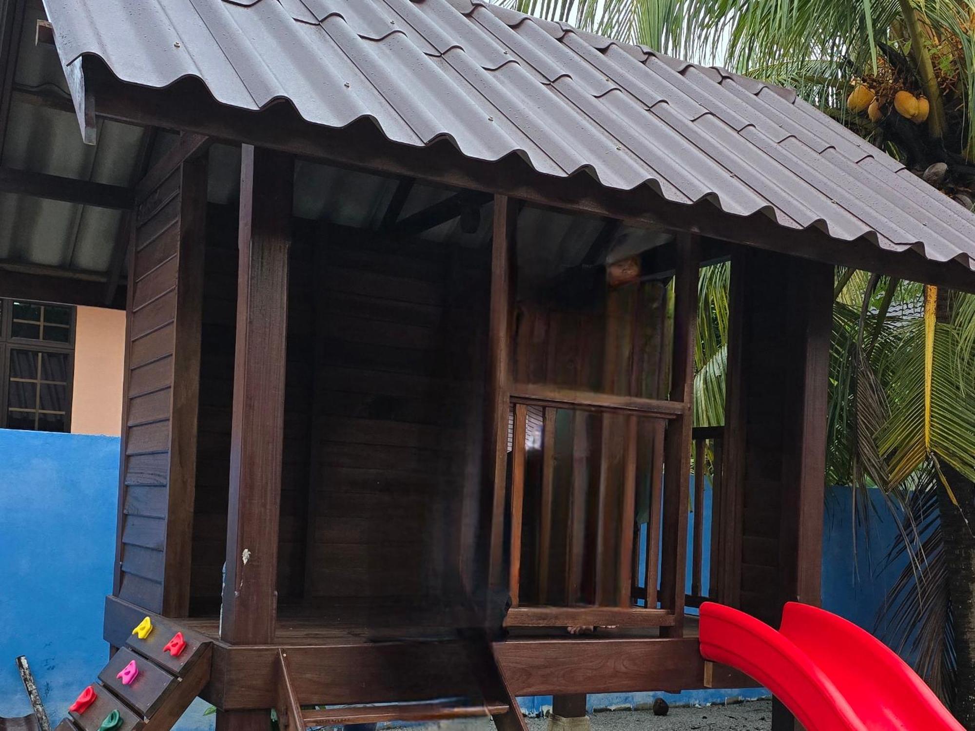 Casa Tiga Homestay Besut Kampung Kuala Besut Esterno foto