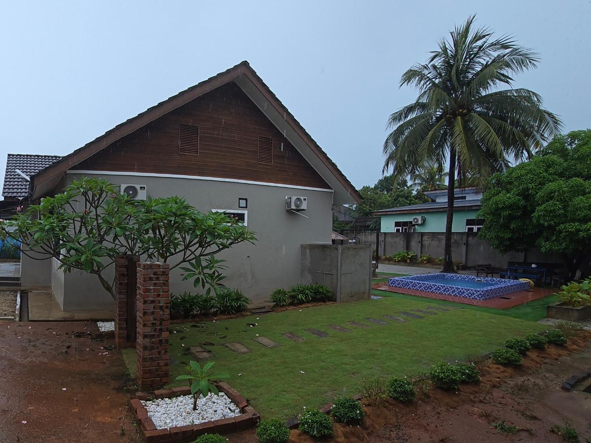 Casa Tiga Homestay Besut Kampung Kuala Besut Esterno foto